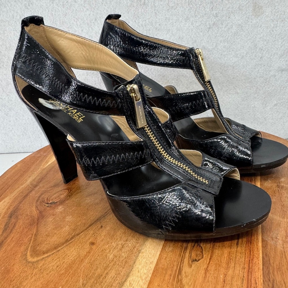 Michael Kors Berkley T-Strap Black‎ Patent Leather Heeled Zip-up Sandals Size 9M - Picture 2 of 10